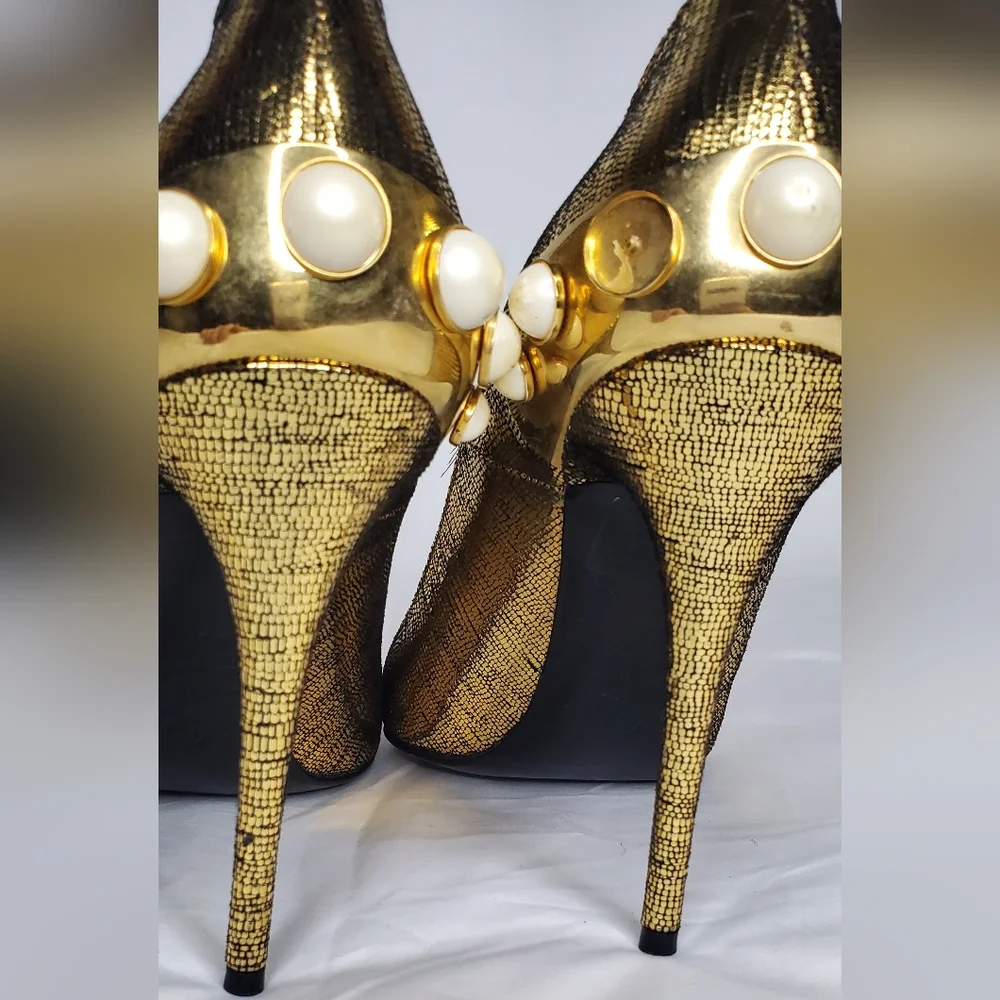 Alexander McQueen Size 40 Gold Metallic Pointed Toe Heels - Picture 8 of 12